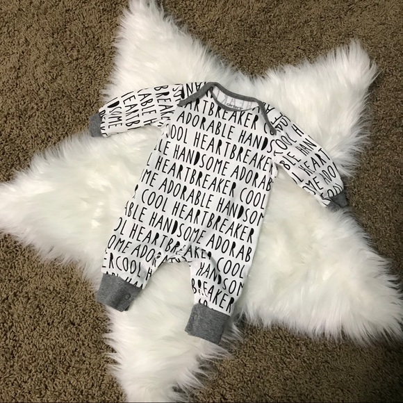 SOLD NB Baby Clothes Bundle - Picture 4 of 5